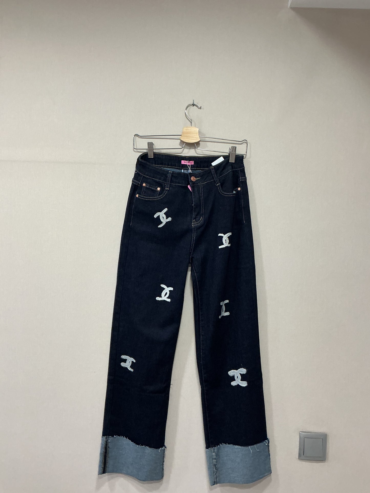 Pantalón Denim logos